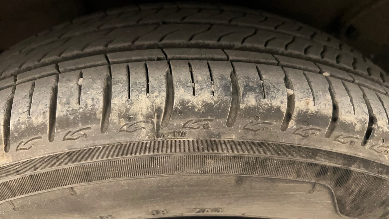 Used 2019 Tata Tiago Revotron XZ Plus Petrol Manual tyres RIGHT REAR TYRE TREAD VIEW