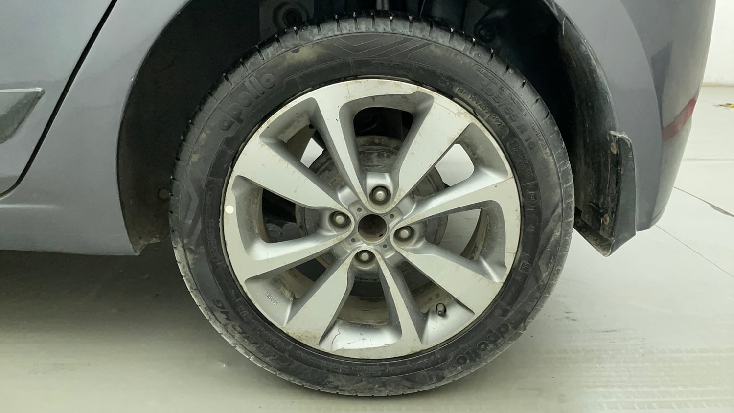 Used 2016 Hyundai Elite i20 Asta 1.2 Petrol Manual tyres LEFT REAR TYRE RIM VIEW