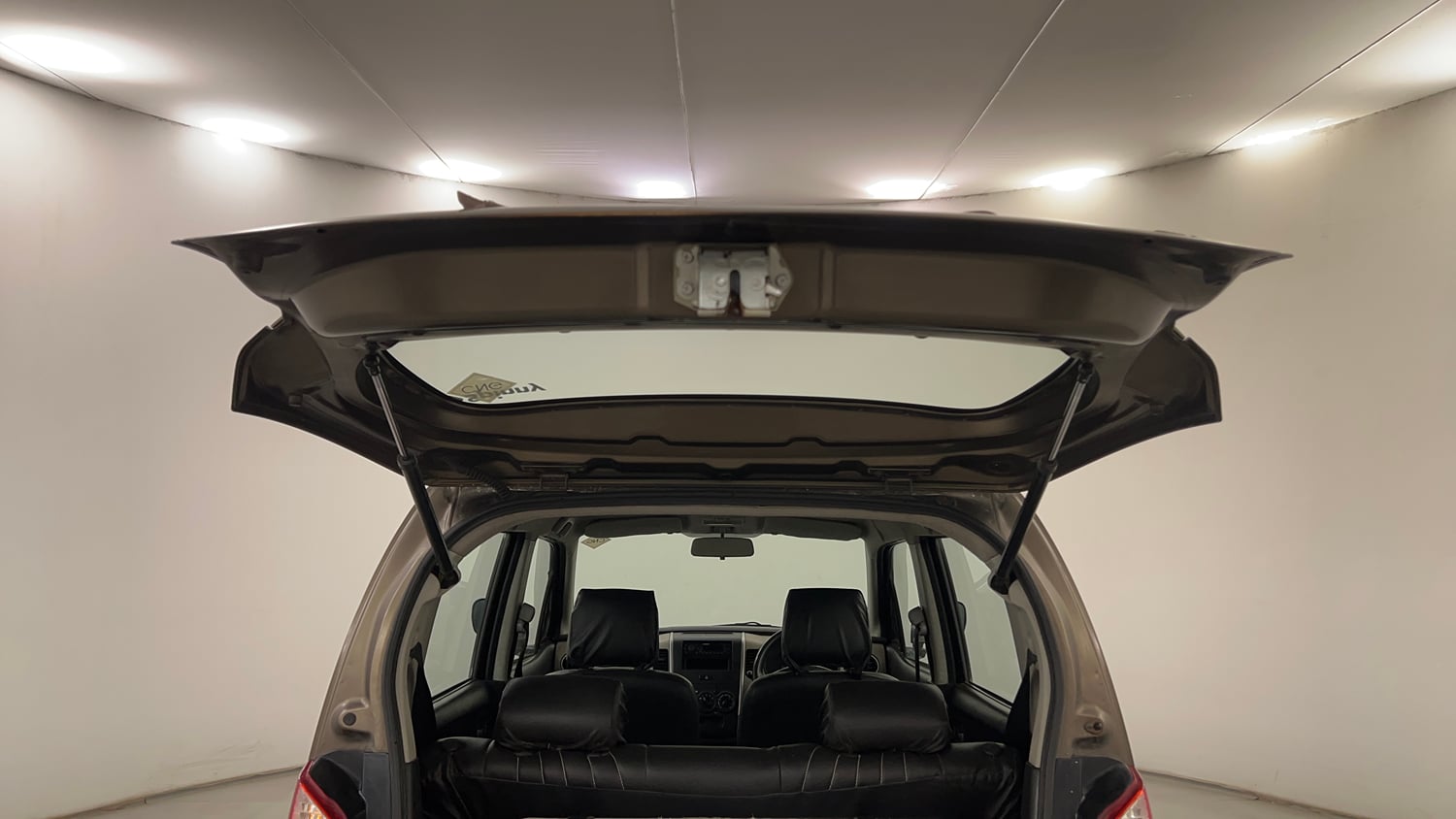 Used 2013 Maruti Suzuki Wagon R LXI CNG Cng Manual interior DICKY DOOR OPEN VIEW