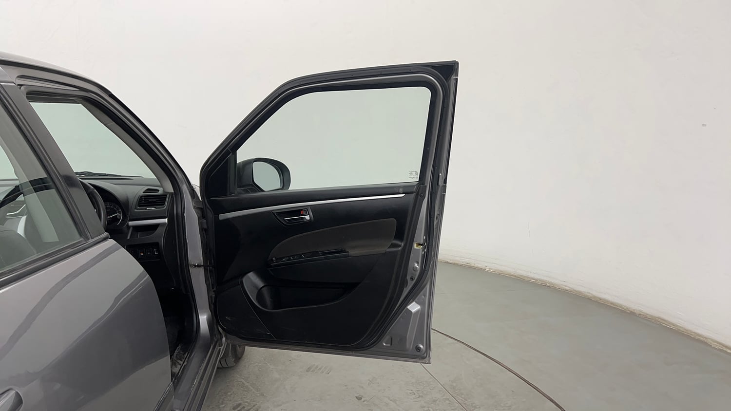 Used 2014 Maruti Suzuki Swift VXi Petrol Manual interior RIGHT FRONT DOOR OPEN VIEW