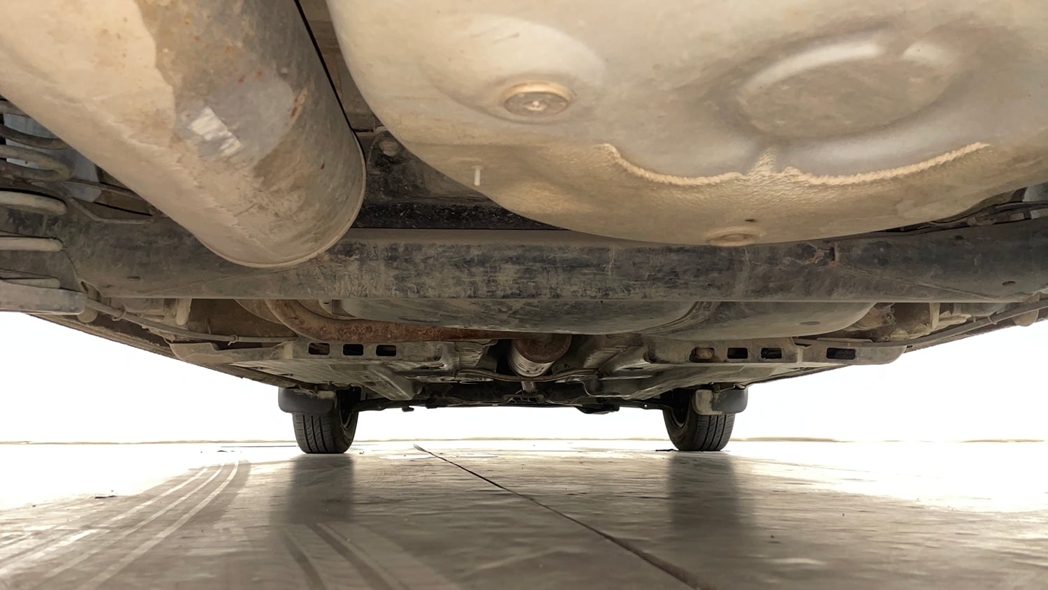 Used 2019 Volkswagen Ameo Trendline 1.0L (P) Petrol Manual extra REAR UNDERBODY VIEW (TAKEN FROM REAR)