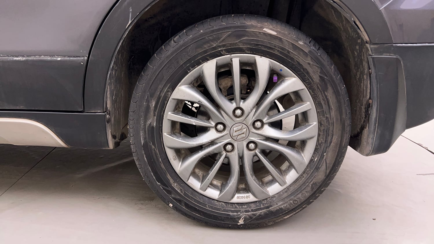 Used 2016 Maruti Suzuki S-Cross Zeta 1.3 Diesel Manual tyres LEFT REAR TYRE RIM VIEW