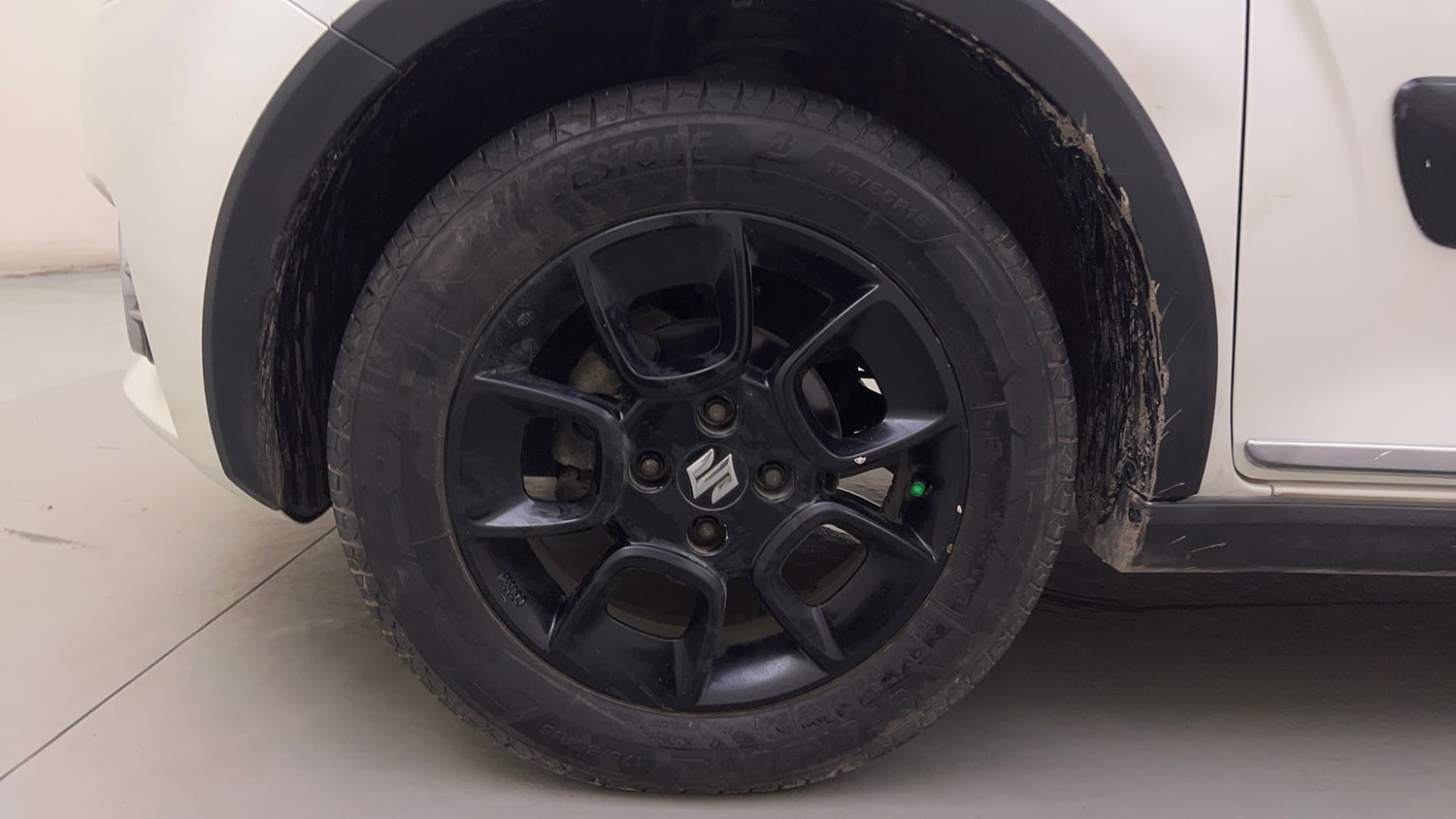 Used 2018 Maruti Suzuki Ignis Alpha 1.2 AMT Petrol Automatic tyres LEFT FRONT TYRE RIM VIEW