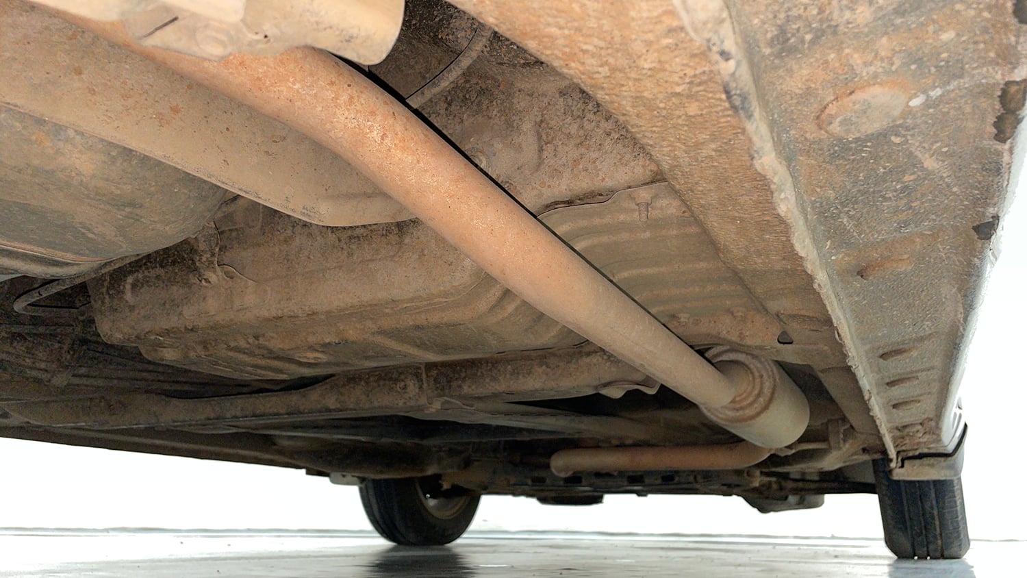 Used 2014 Honda City V Petrol Manual extra REAR RIGHT UNDERBODY VIEW
