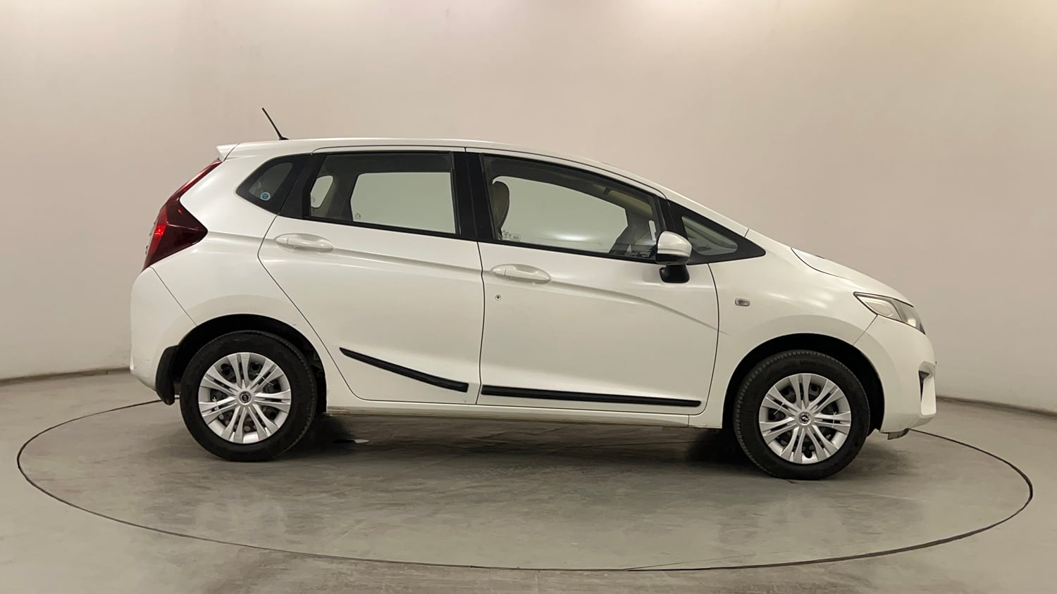 Used 2016 Honda Jazz SV Petrol Petrol Manual exterior RIGHT SIDE VIEW
