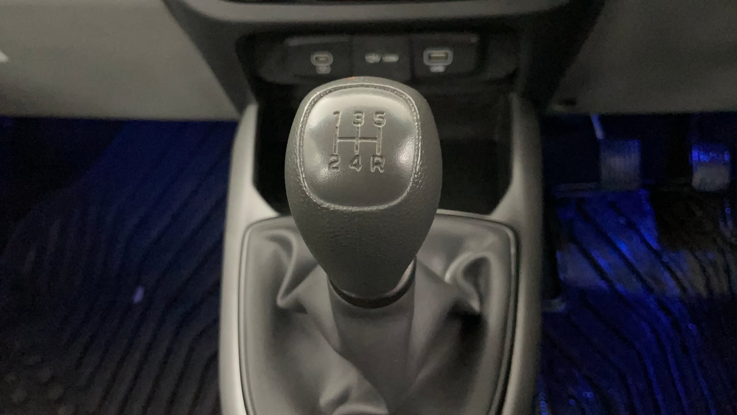 Used 2023 Hyundai Grand i10 Nios Magna 1.2 Kappa VTVT Petrol Manual interior GEAR  KNOB VIEW