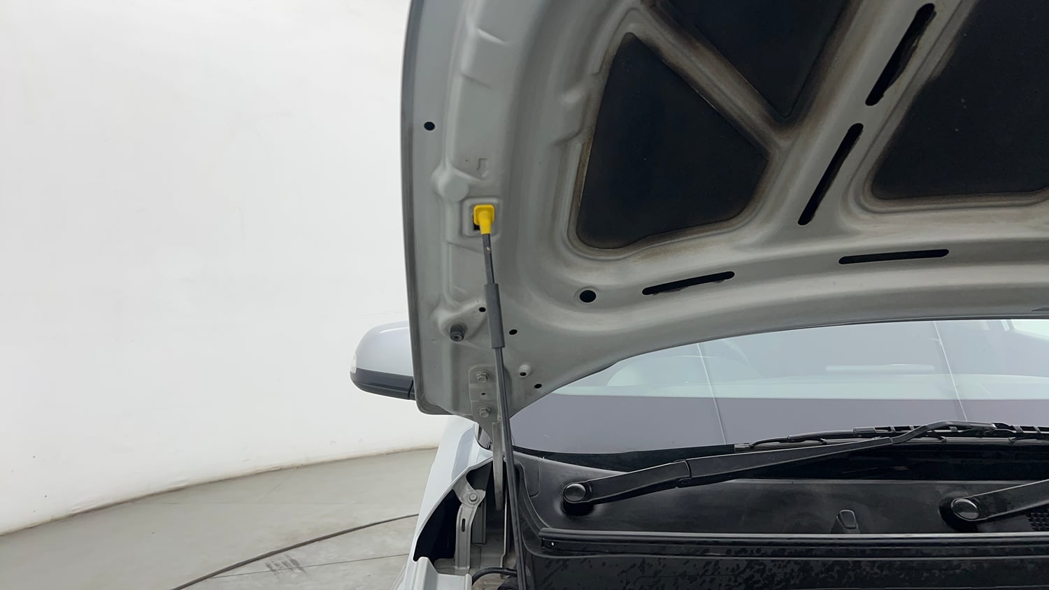 Used 2019 Hyundai Venue SX Plus 1.0 Turbo DCT Petrol Automatic engine ENGINE RIGHT SIDE HINGE & APRON VIEW