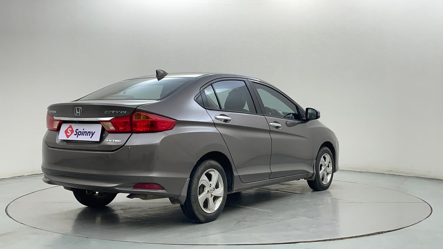 Used 2014 Honda City V Petrol Manual exterior RIGHT REAR CORNER VIEW