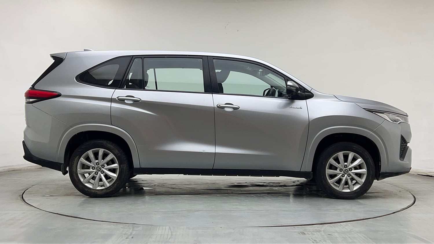 Used 2023 Toyota Innova Hycross VX Hybrid 7 STR Hybrid Automatic exterior RIGHT SIDE VIEW