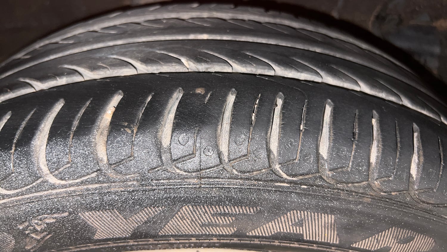 Used 2019 Tata Tiago Revotron XZ Plus Petrol Manual tyres RIGHT REAR TYRE TREAD VIEW