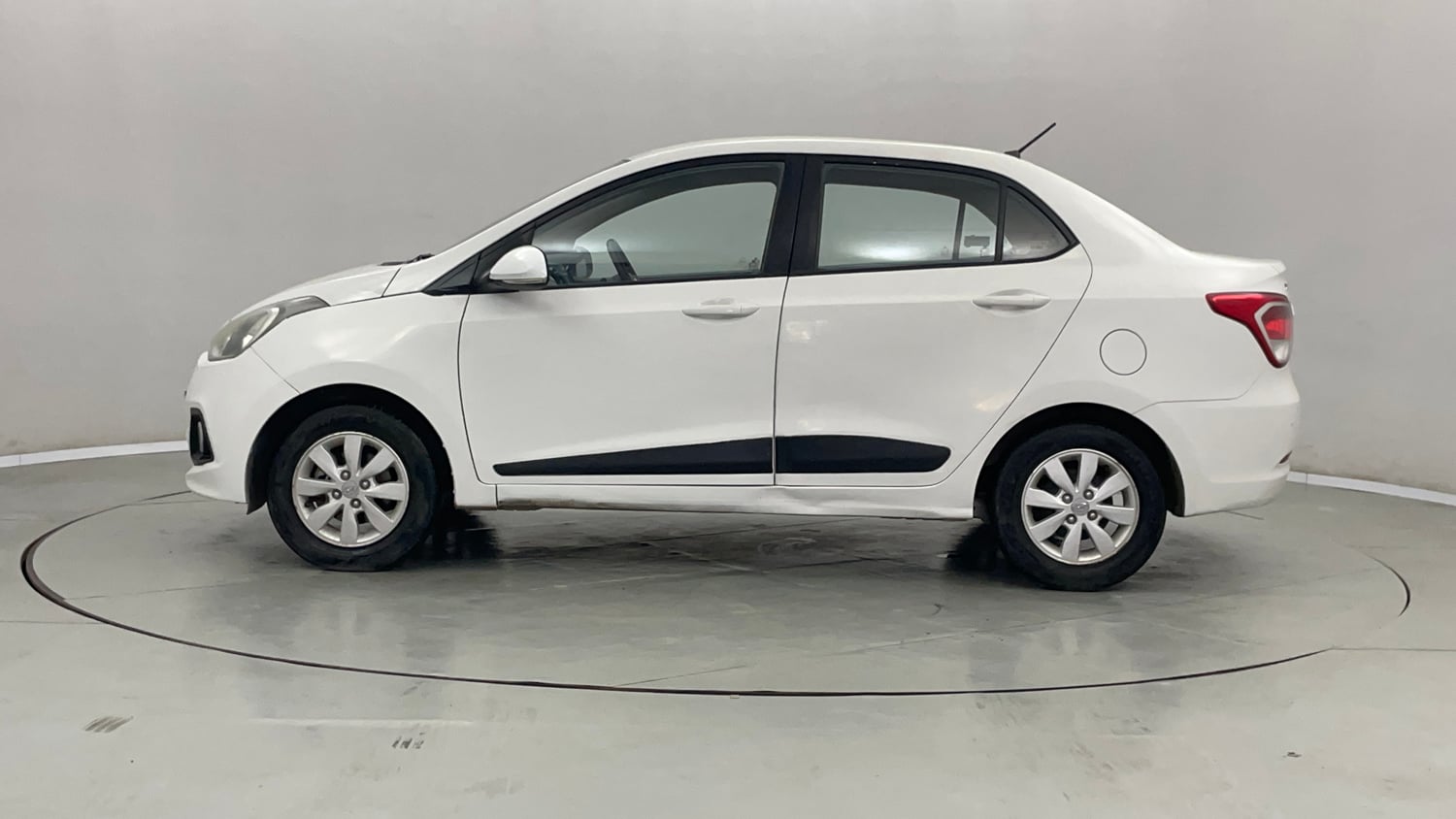 Used 2014 Hyundai Xcent S 1.2 (O) Petrol Manual exterior LEFT SIDE VIEW