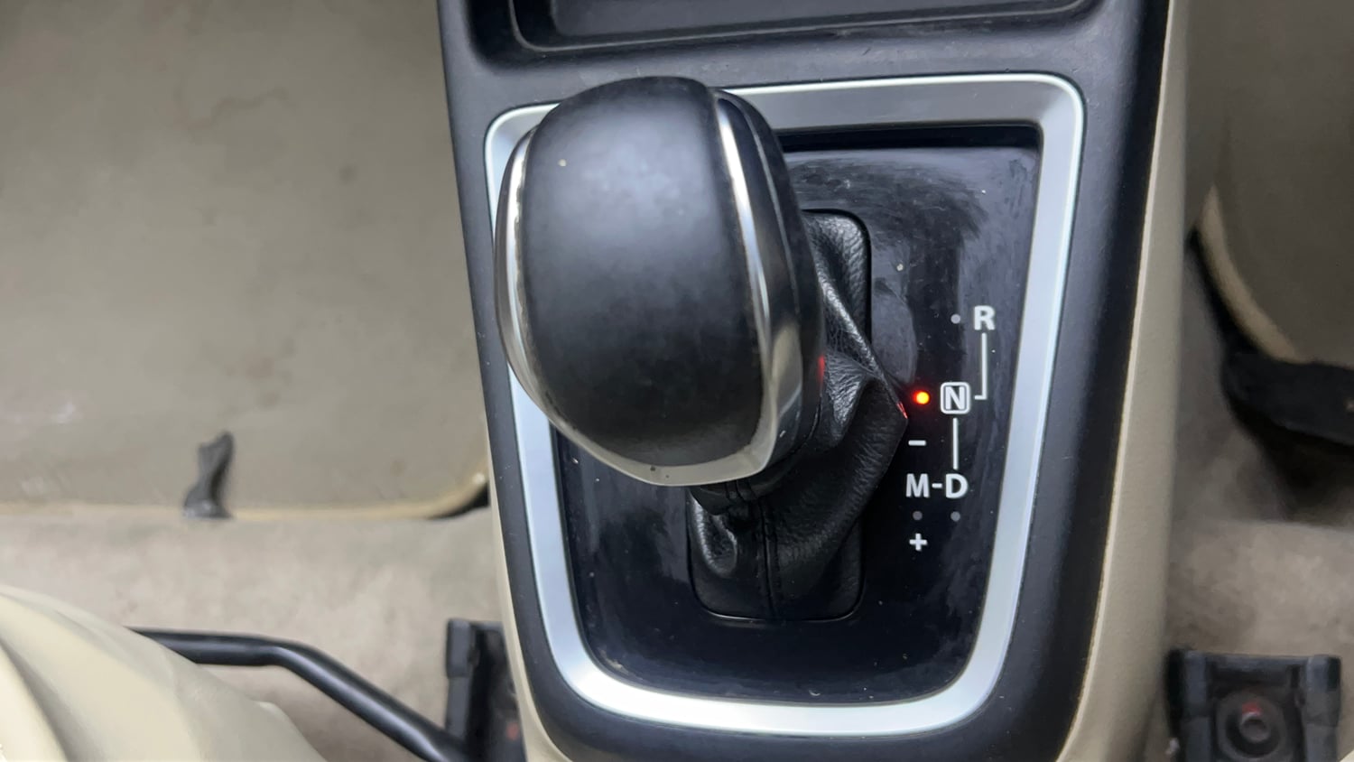 Used 2017 Maruti Suzuki Dzire ZXi AMT Petrol Automatic interior GEAR  KNOB VIEW