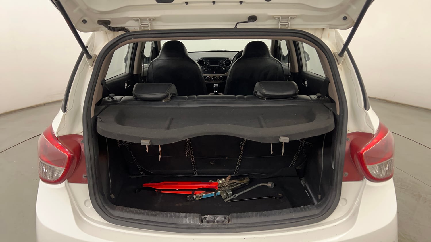 Used 2015 Hyundai Grand i10 Asta 1.2 Kappa VTVT Petrol Manual interior DICKY INSIDE VIEW