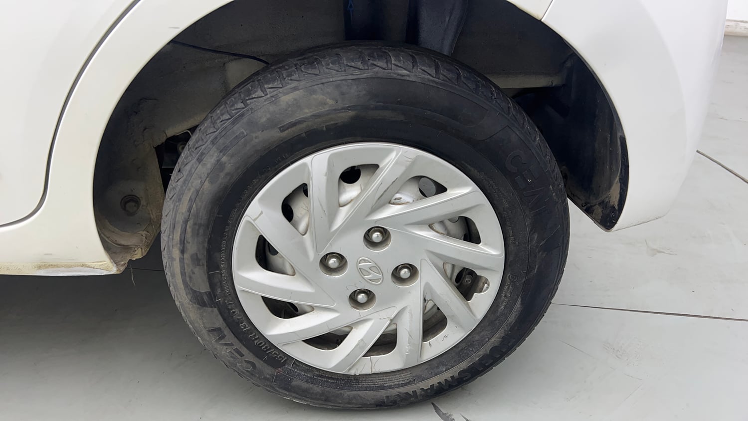 Used 2020 Hyundai Santro Magna Petrol Manual tyres LEFT REAR TYRE RIM VIEW