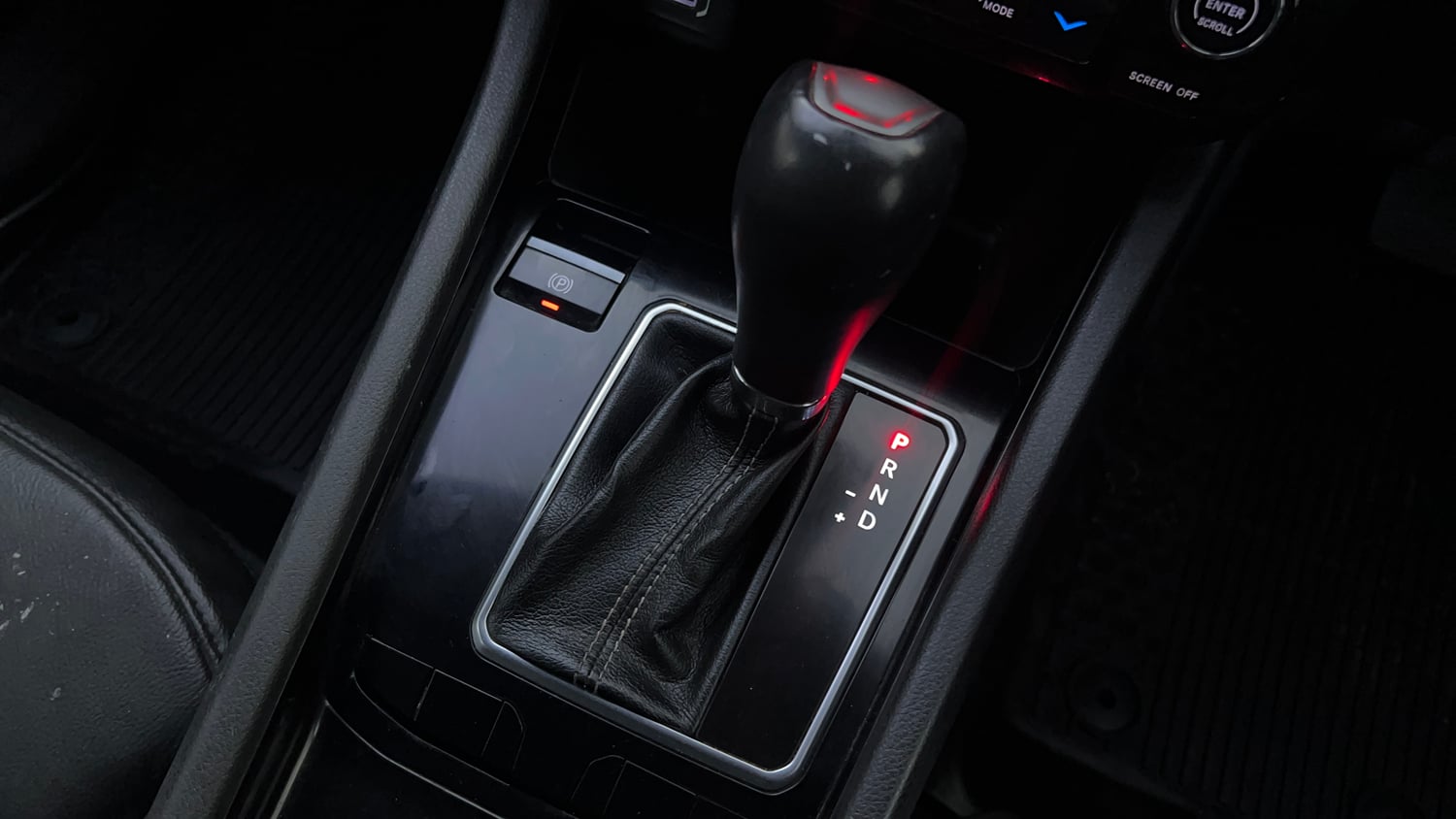 Used 2022 Jeep Compass 5th Anniversary Edition 1.4 Petrol DCT Petrol Automatic interior GEAR  KNOB VIEW