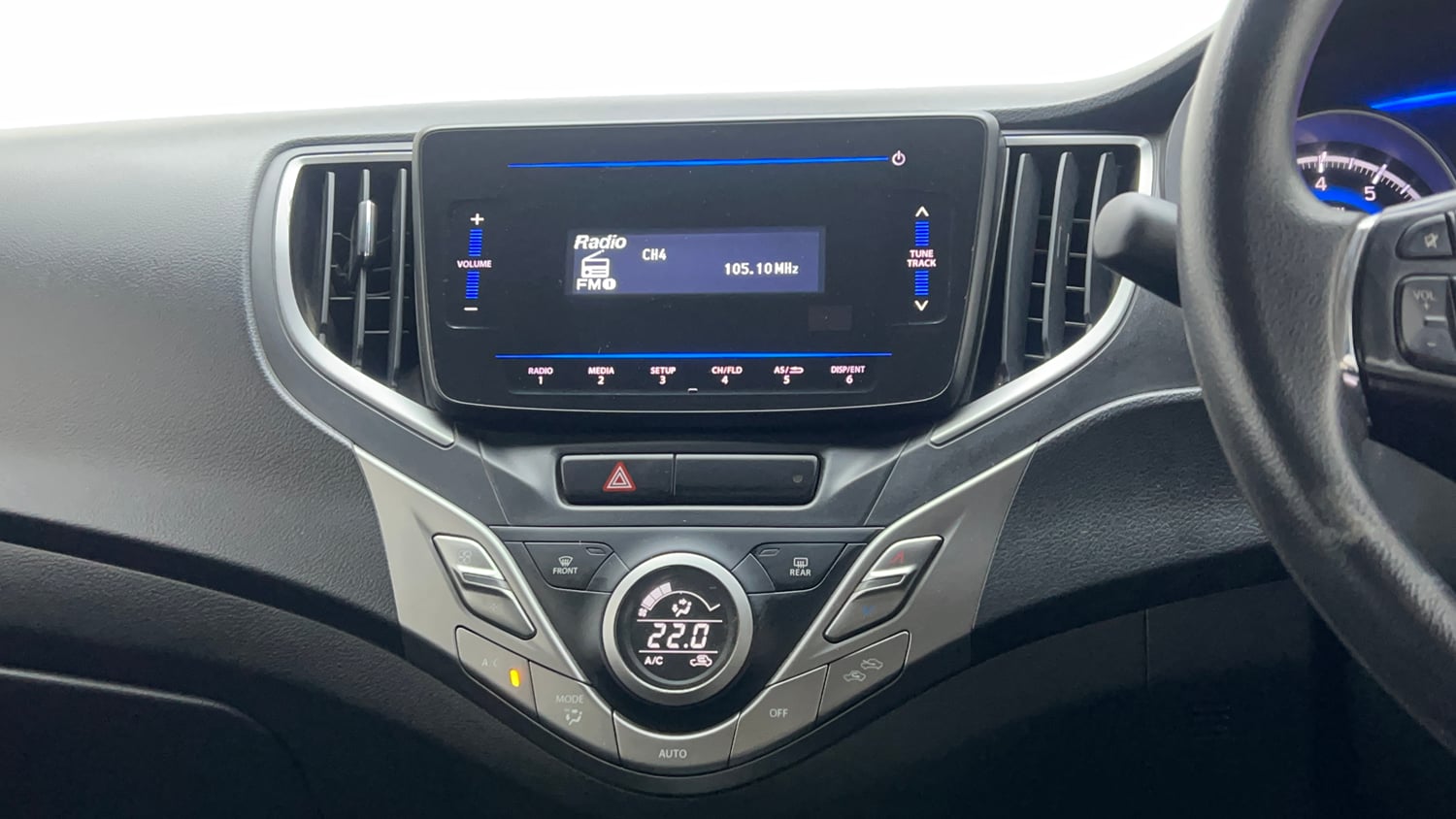 Used 2019 Maruti Suzuki Baleno Delta Petrol Manual interior MUSIC SYSTEM & AC CONTROL VIEW