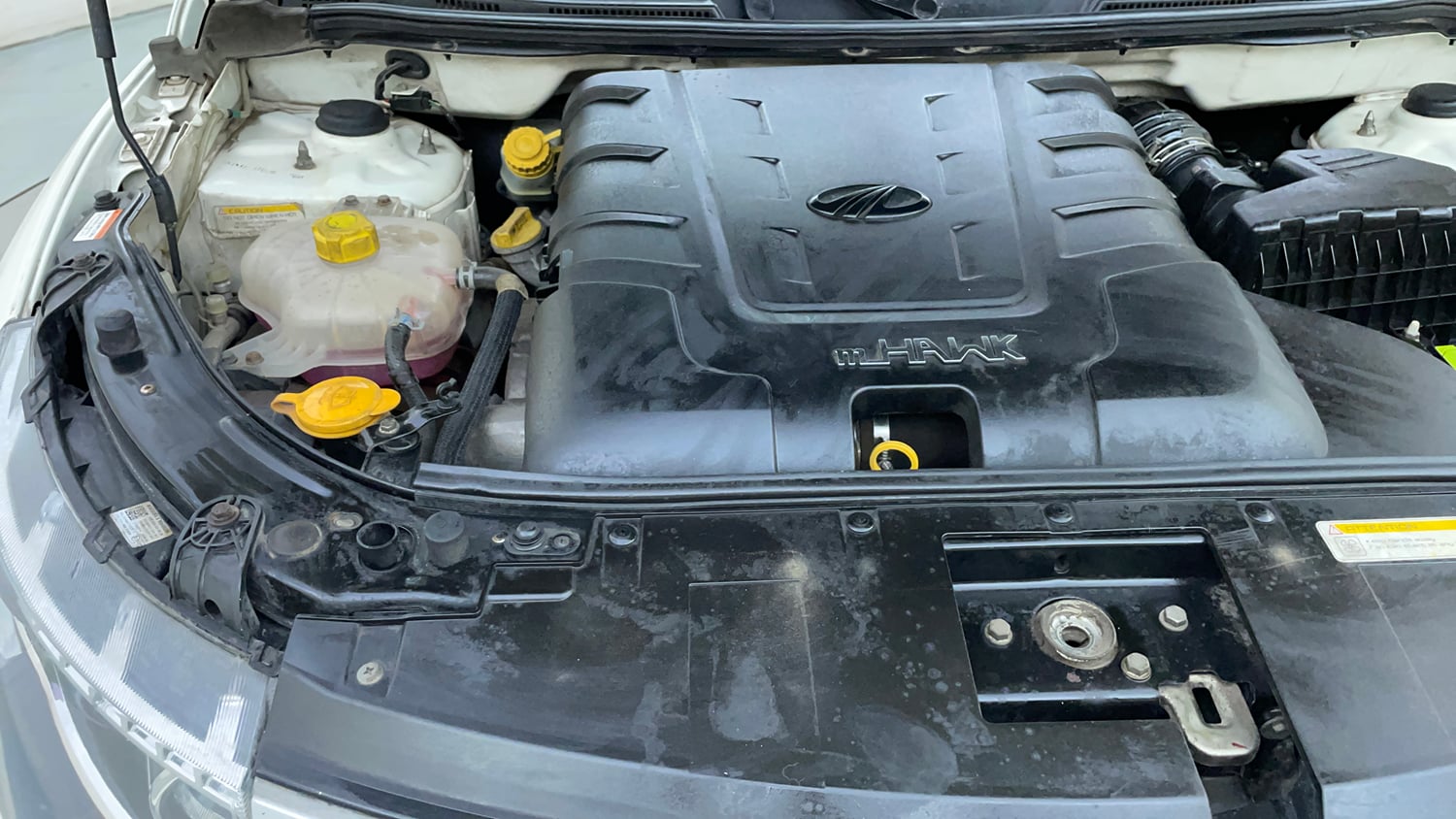 Used 2018 Mahindra XUV500 W7 Diesel Manual engine ENGINE RIGHT SIDE VIEW