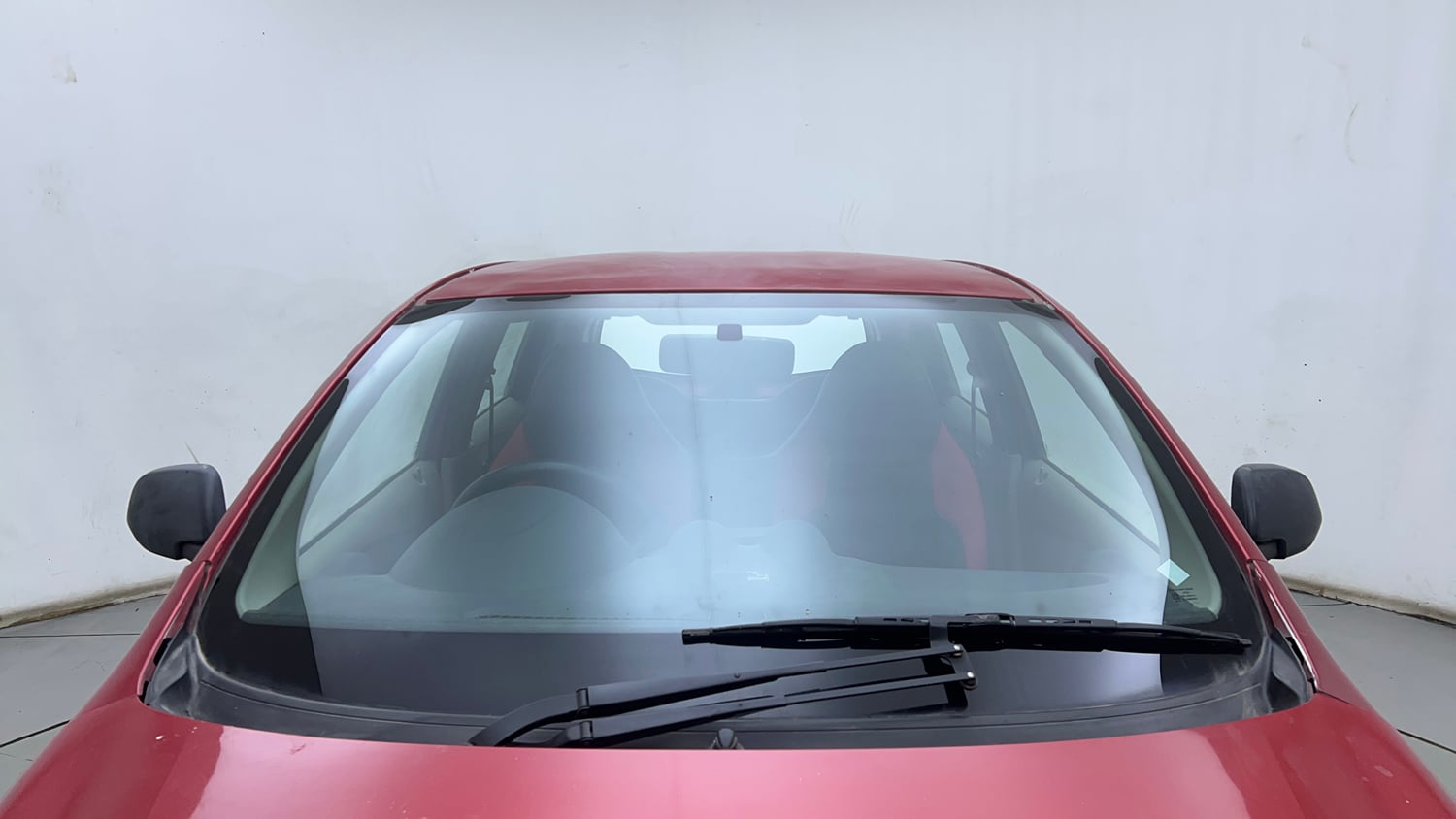 Used 2016 Datsun GO T Petrol Manual exterior FRONT WINDSHIELD VIEW