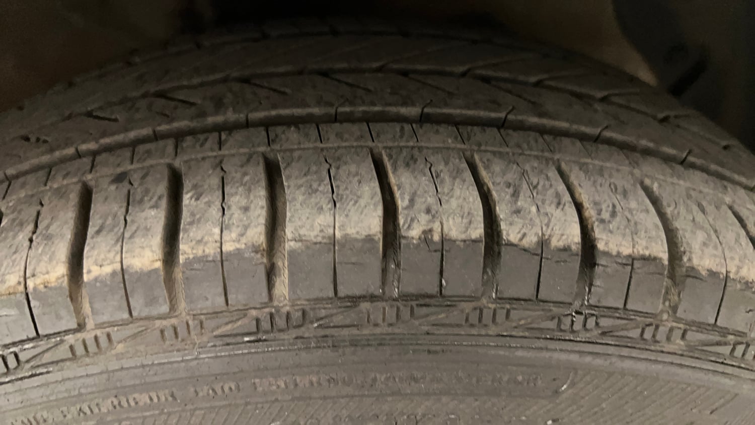 Used 2015 Hyundai Grand i10 Asta 1.2 Kappa VTVT Petrol Manual tyres RIGHT FRONT TYRE TREAD VIEW