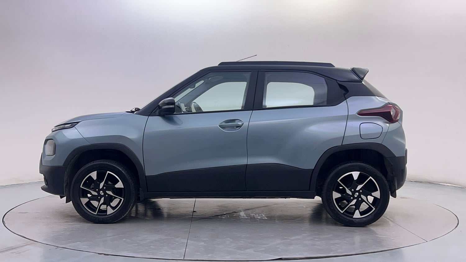 Used 2022 Tata Punch Adventure MT Petrol Manual exterior LEFT SIDE VIEW