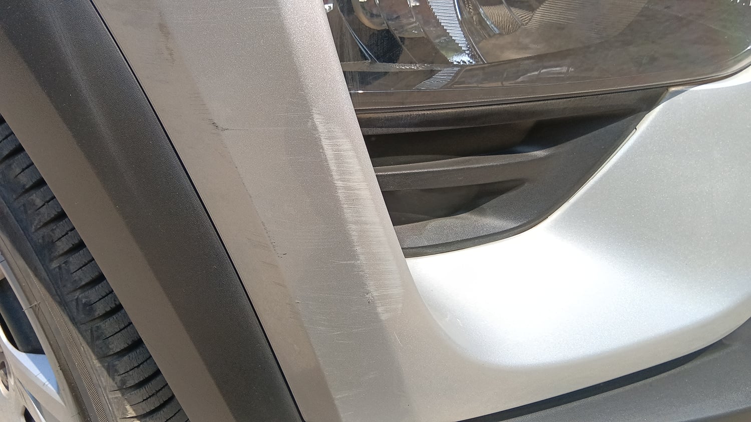 Used 2023 Renault Kwid RXT 1.0 AMT Petrol Automatic dents MINOR SCRATCH