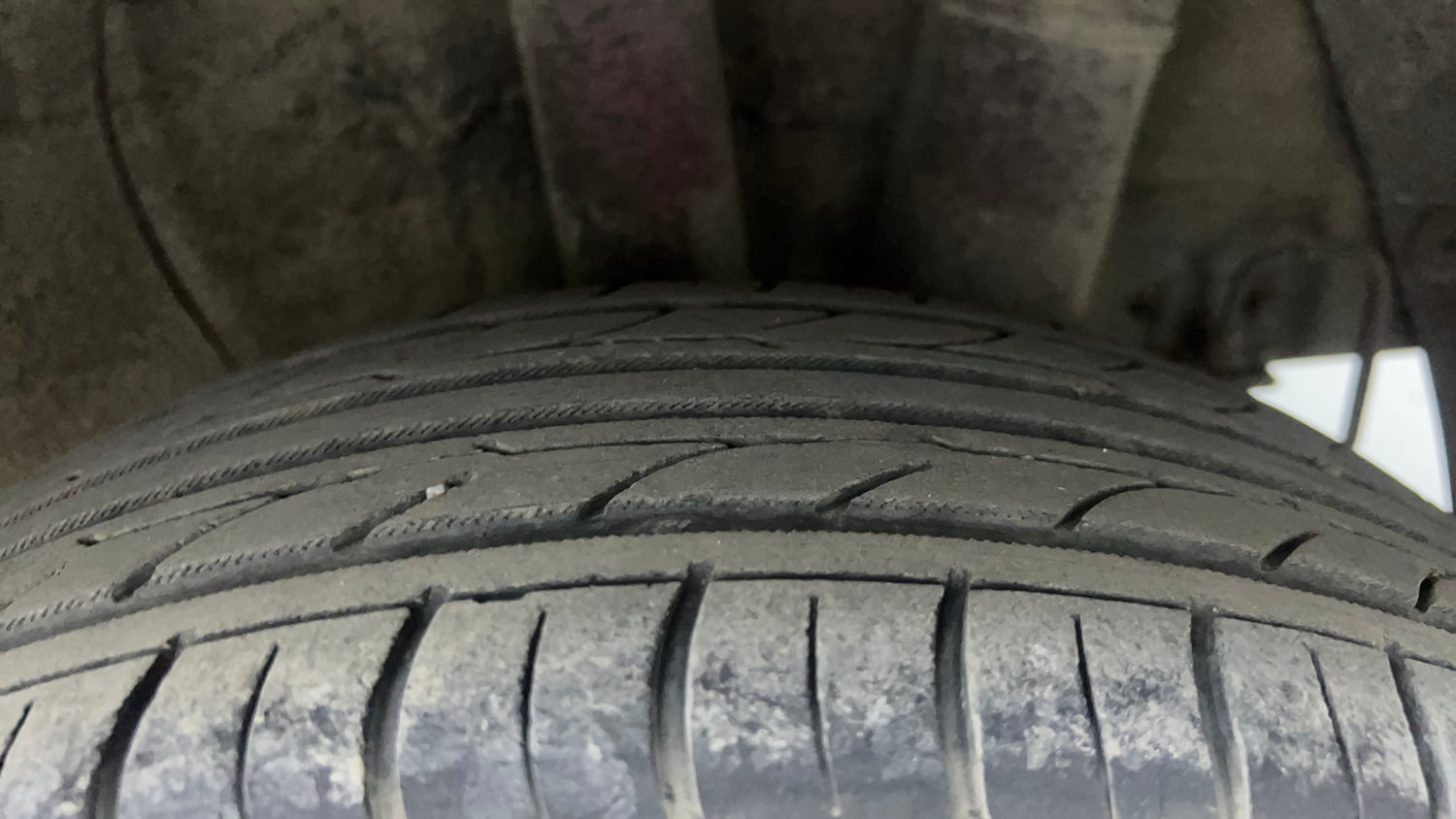 Used 2015 Hyundai Grand i10 Asta 1.2 Kappa VTVT Petrol Manual tyres LEFT REAR TYRE TREAD VIEW