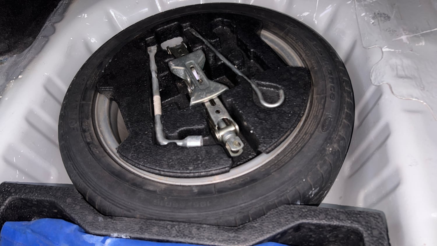 Used 2016 Maruti Suzuki Ciaz ZDi+ SHVS Diesel Manual tyres SPARE TYRE VIEW