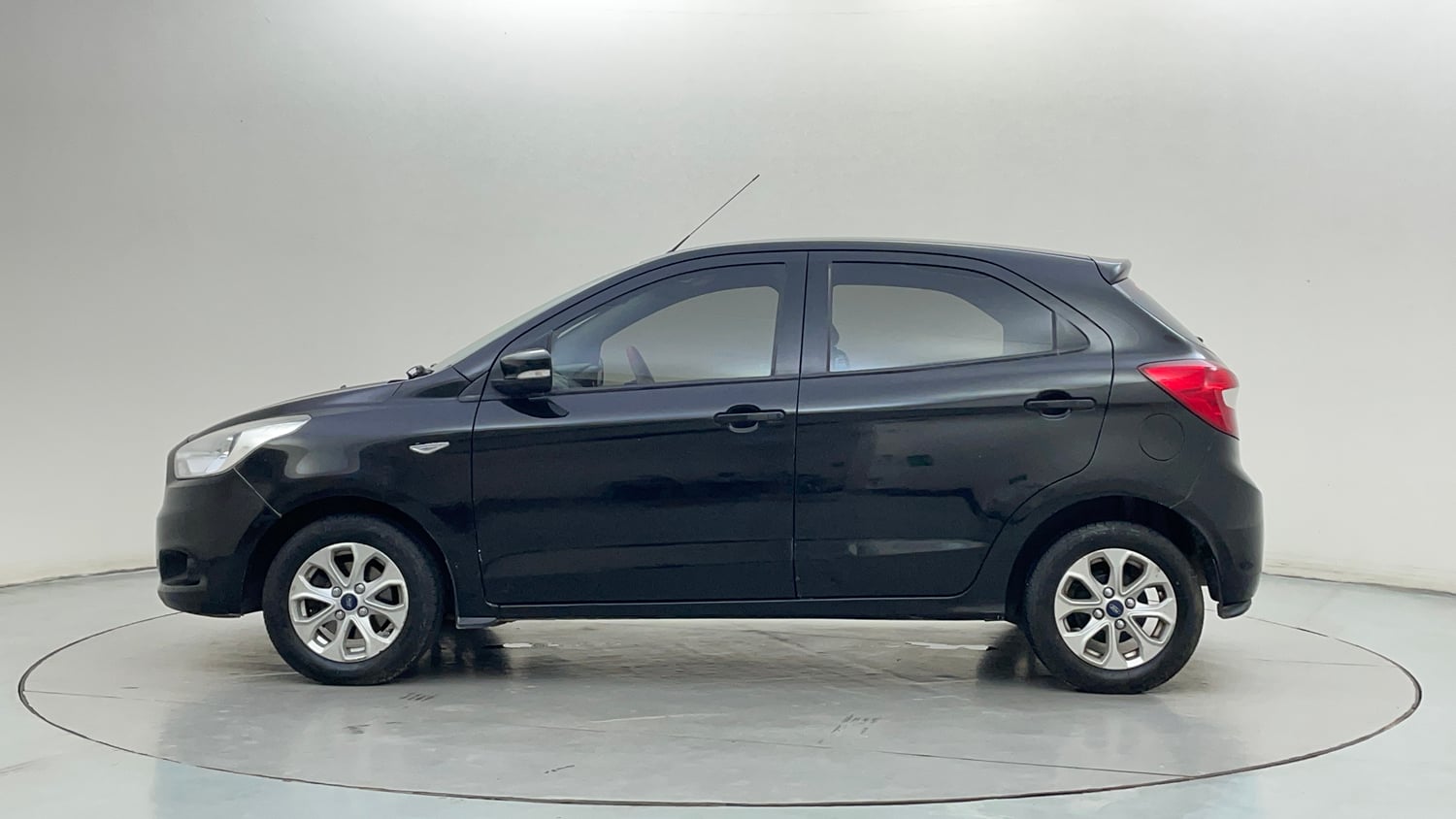 Used 2015 Ford Figo Titanium1.5 TDCi Diesel Manual exterior LEFT SIDE VIEW