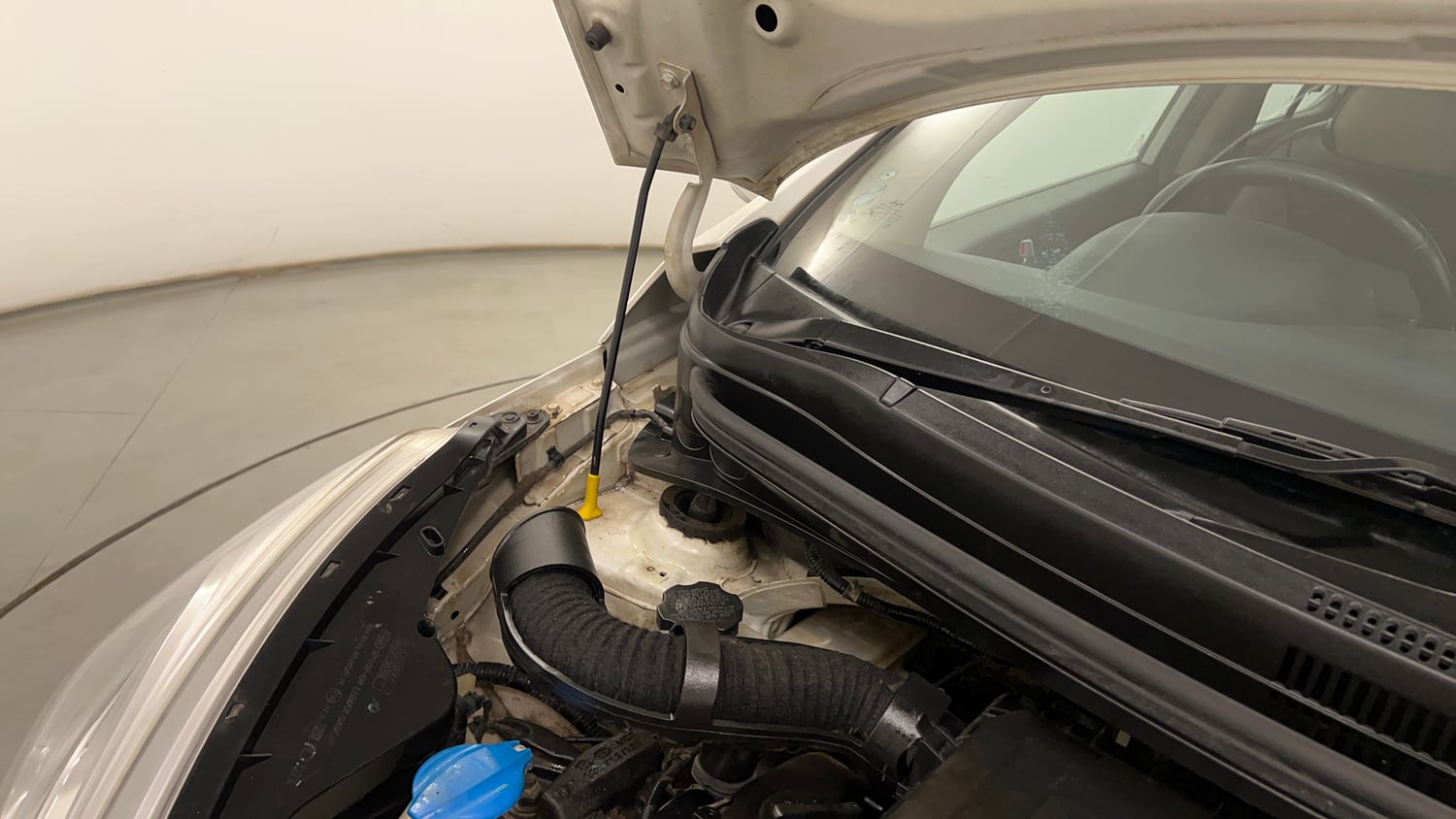 Used 2015 Hyundai Grand i10 Asta 1.2 Kappa VTVT Petrol Manual engine ENGINE RIGHT SIDE HINGE & APRON VIEW
