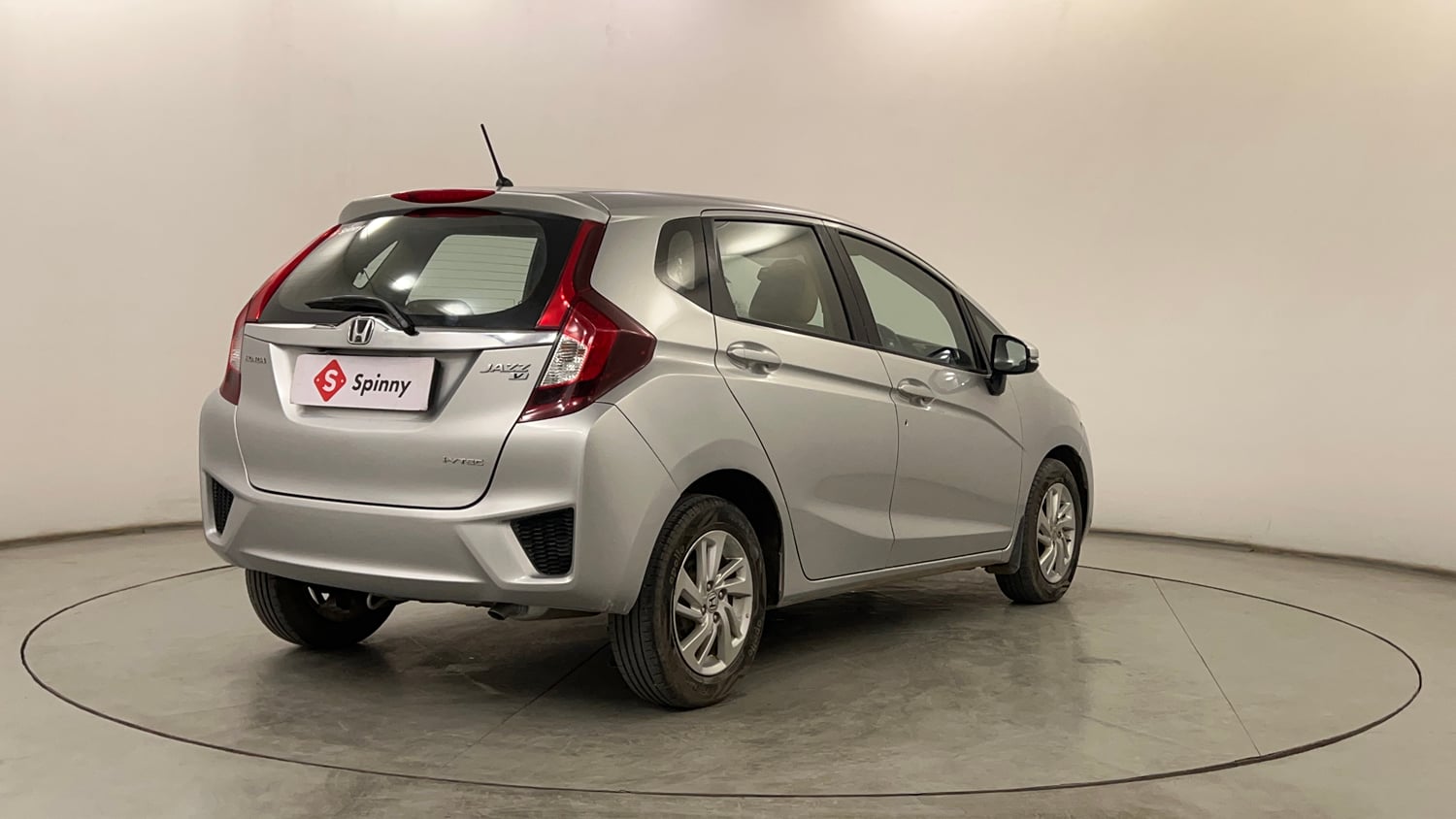 Used 2017 Honda Jazz V Petrol Petrol Manual exterior RIGHT REAR CORNER VIEW