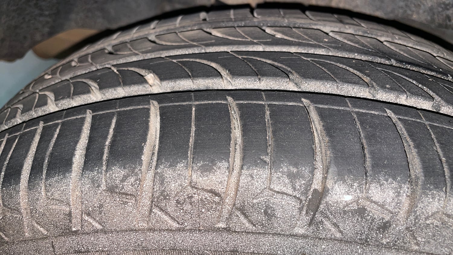 Used 2015 Ford Figo Titanium1.5 TDCi Diesel Manual tyres RIGHT REAR TYRE TREAD VIEW