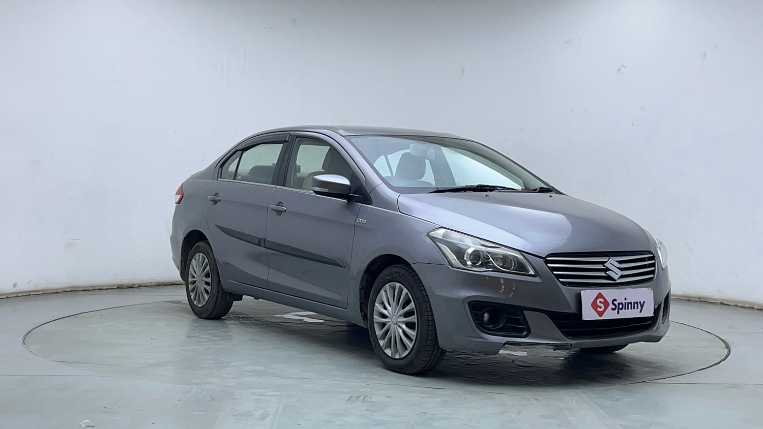 Used 2018 Maruti Suzuki Ciaz Delta 1.3 Hybrid Diesel Manual exterior RIGHT FRONT CORNER VIEW