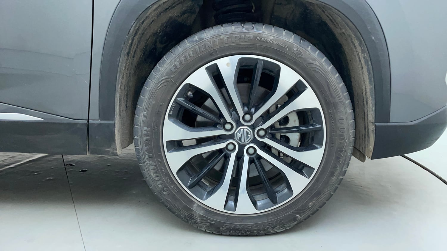 Used 2024 MG Motors Hector Sharp 2.0 Diesel Turbo MT Diesel Manual tyres RIGHT FRONT TYRE RIM VIEW