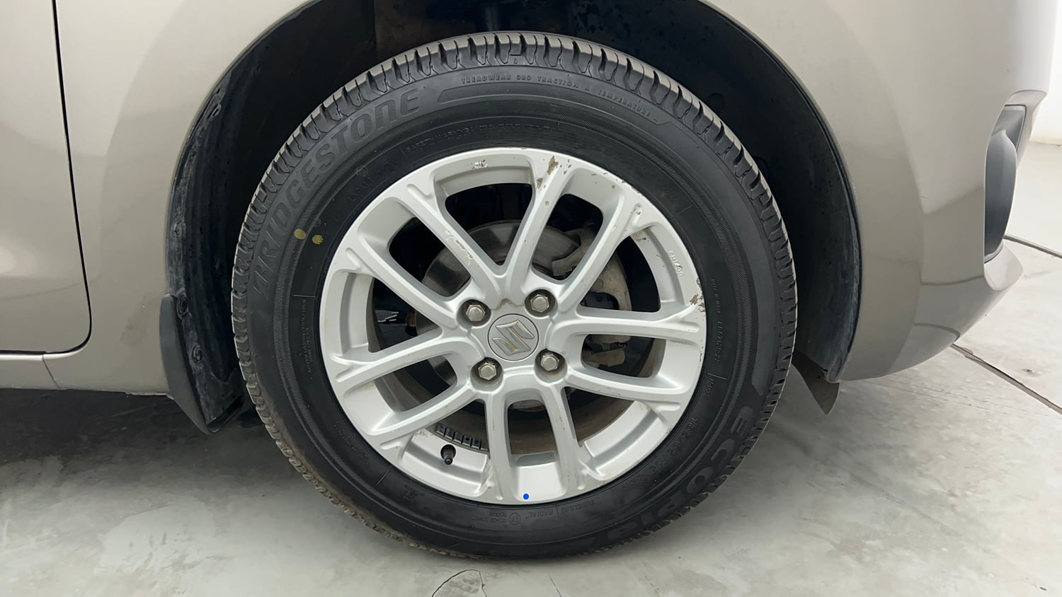 Used 2018 Maruti Suzuki Swift ZXi AMT Petrol Automatic tyres RIGHT FRONT TYRE RIM VIEW