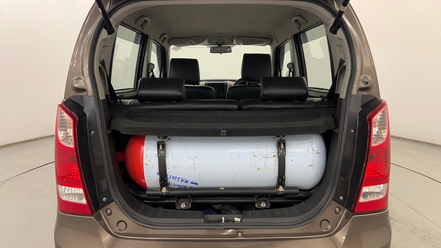 Used 2018 Maruti Suzuki Wagon R LXI CNG (O) Cng Manual interior DICKY INSIDE VIEW