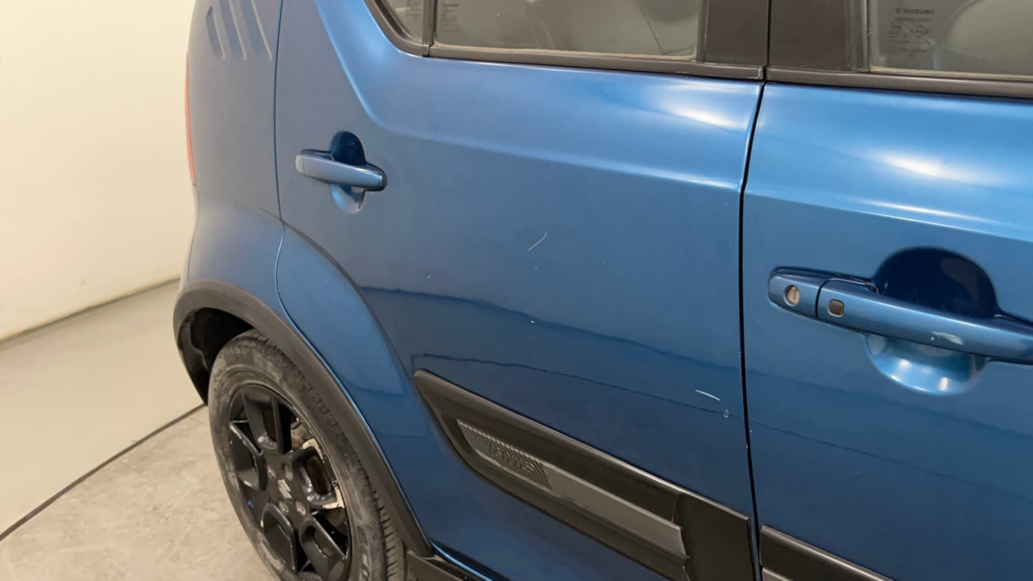 Used 2018 Maruti Suzuki Ignis Zeta 1.2 AMT Petrol Automatic dents MINOR SCRATCH