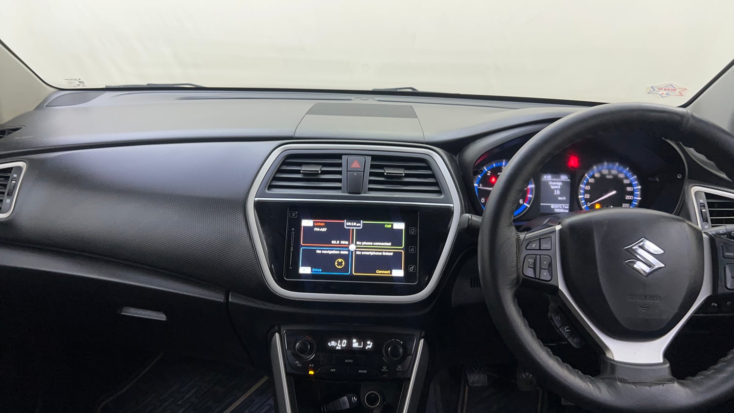 Used 2016 Maruti Suzuki S-Cross Zeta 1.3 Diesel Manual interior MUSIC SYSTEM & AC CONTROL VIEW