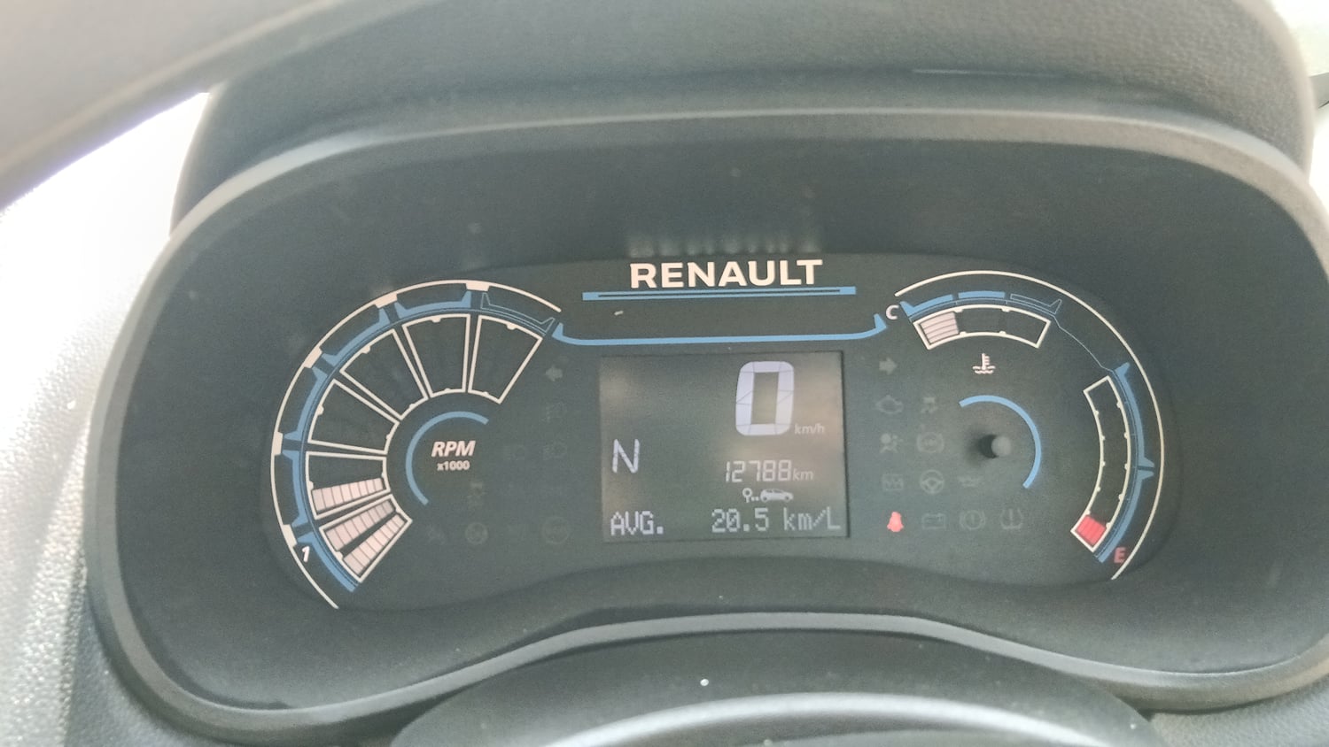 Used 2023 Renault Kwid RXT 1.0 AMT Petrol Automatic interior CLUSTERMETER VIEW