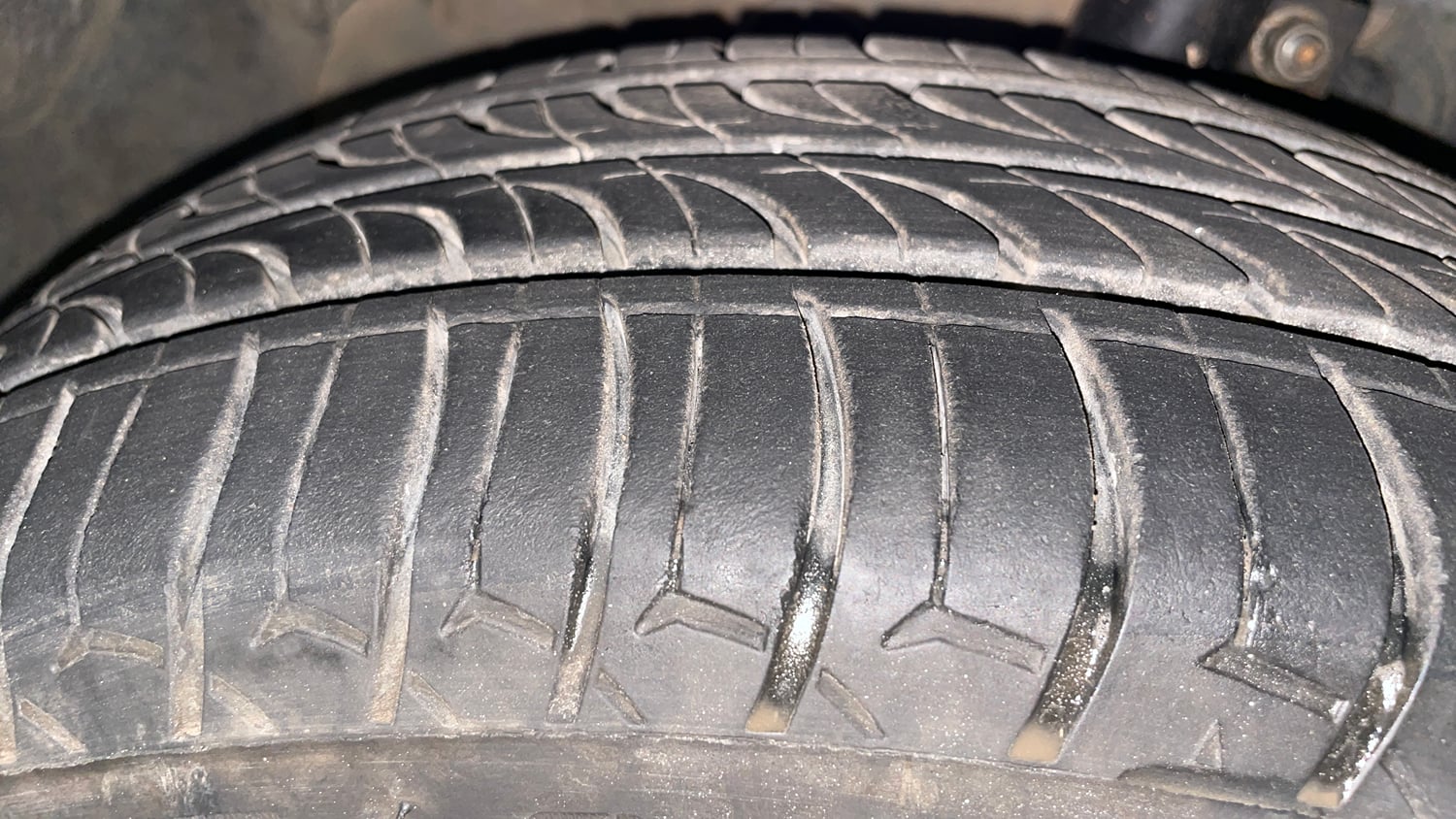 Used 2015 Ford Figo Titanium1.5 TDCi Diesel Manual tyres LEFT FRONT TYRE TREAD VIEW