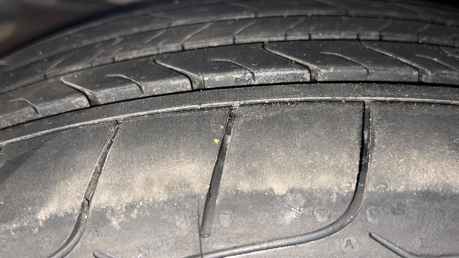 Used 2020 Kia Seltos HTX Plus 1.5 Diesel Diesel Manual tyres RIGHT FRONT TYRE TREAD VIEW