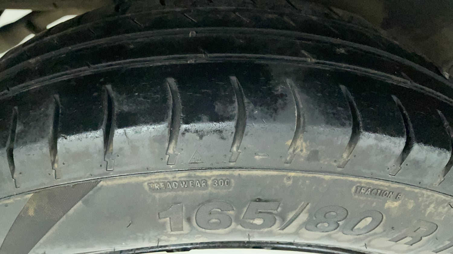Used 2017 Maruti Suzuki Swift VXI (O) Petrol Manual tyres RIGHT REAR TYRE TREAD VIEW