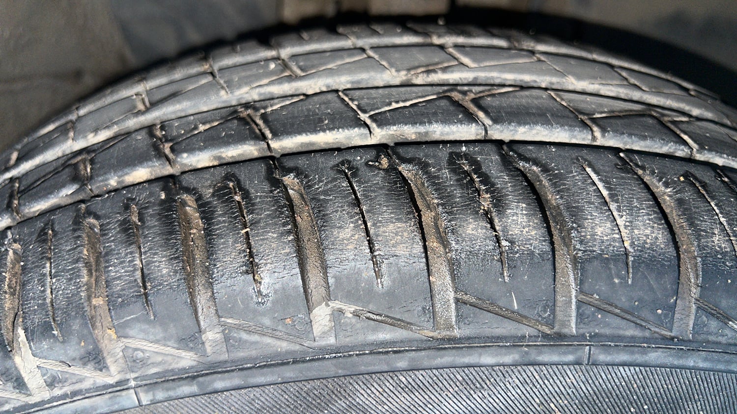 Used 2024 Renault Kwid CLIMBER AMT Petrol Automatic tyres RIGHT FRONT TYRE TREAD VIEW