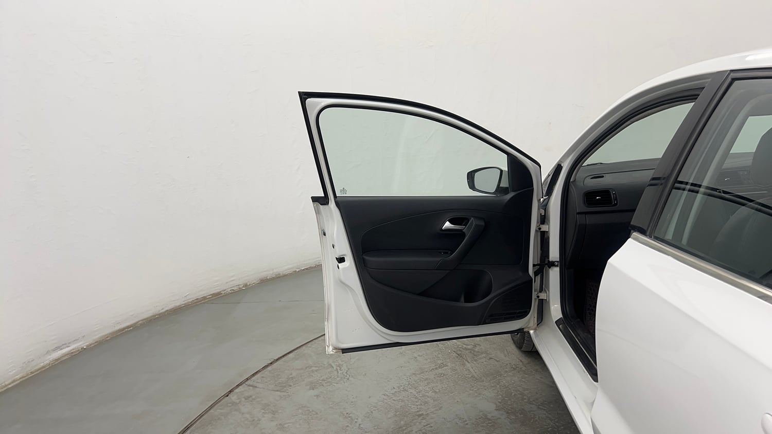 Used 2015 Volkswagen Vento Comfortline Petrol Petrol Manual interior LEFT FRONT DOOR OPEN VIEW