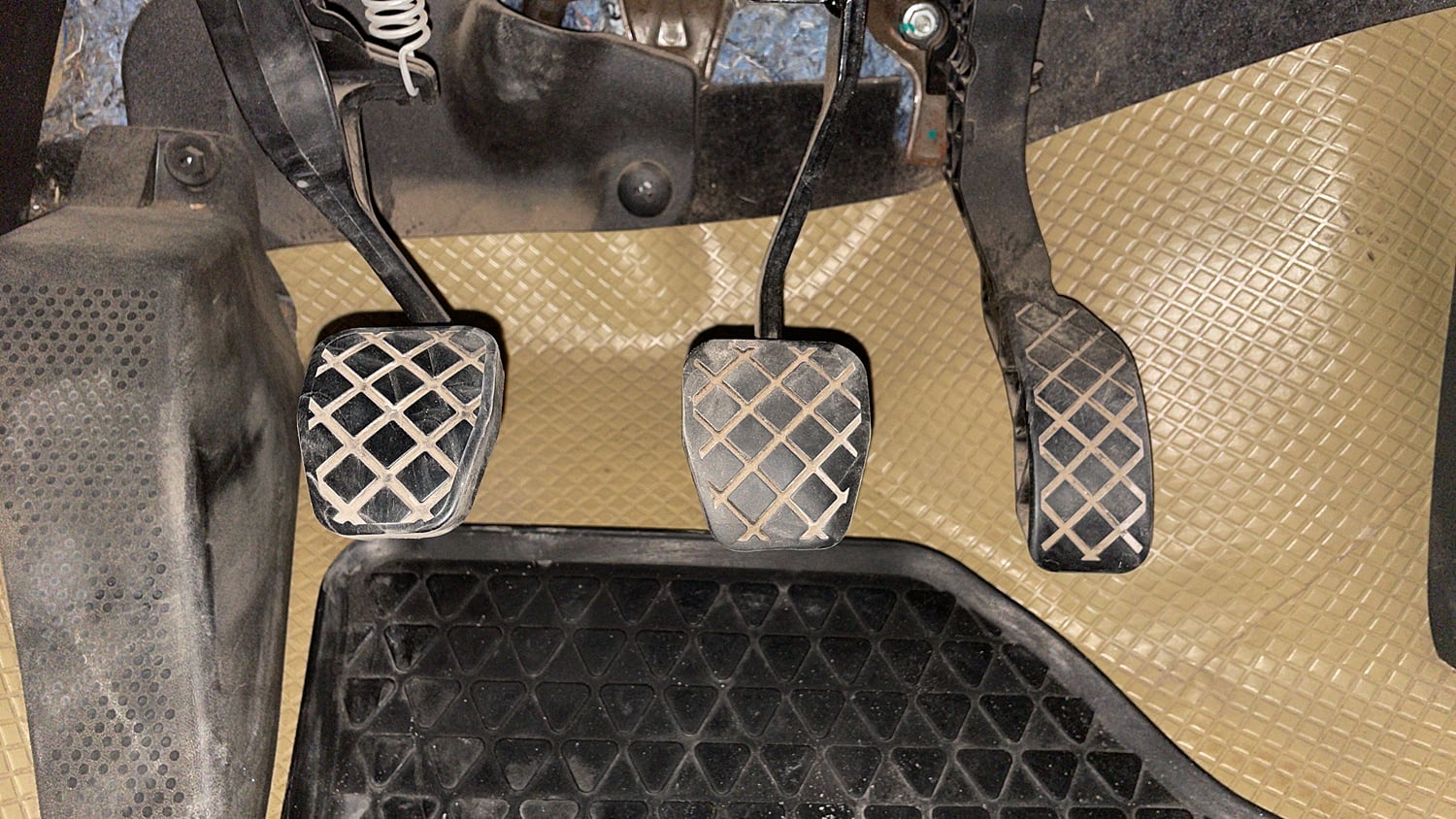 Used 2019 Volkswagen Ameo Trendline 1.0L (P) Petrol Manual interior PEDALS VIEW