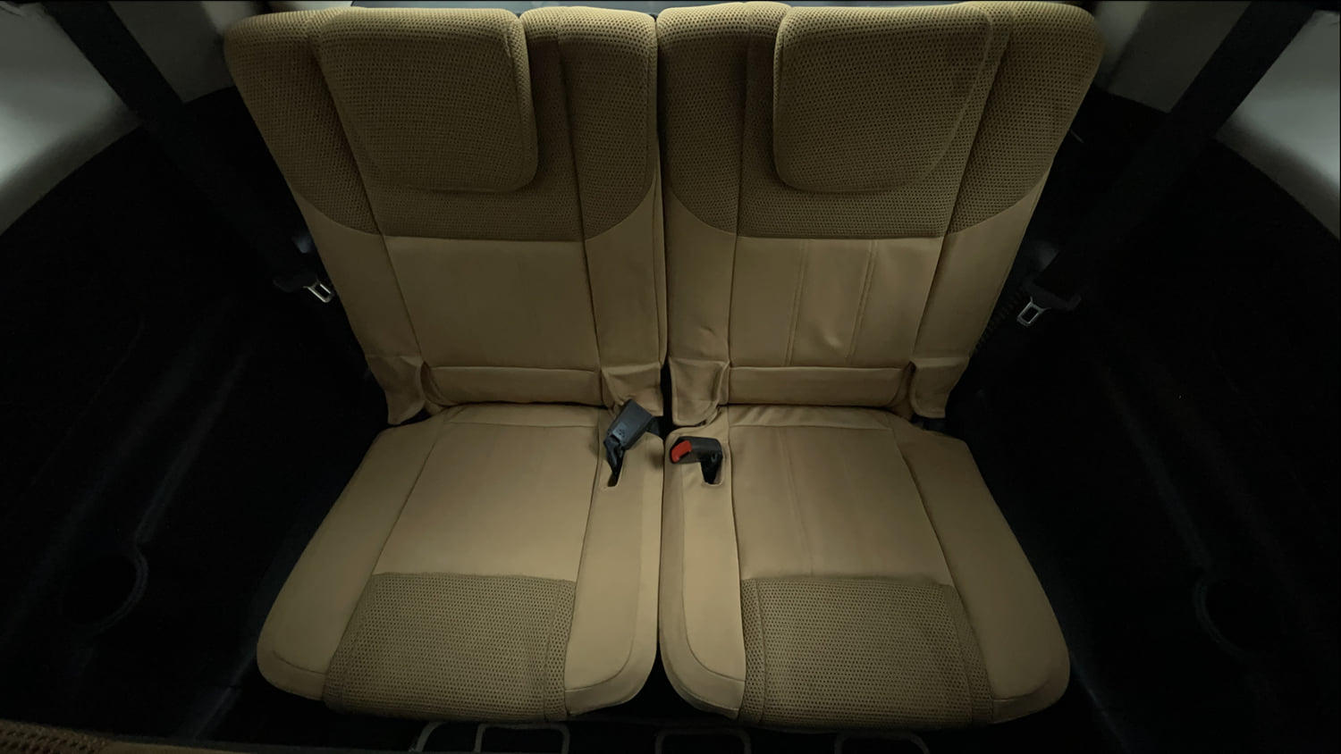 Used 2018 Mahindra XUV500 W7 Diesel Manual interior THIRD ROW SEAT