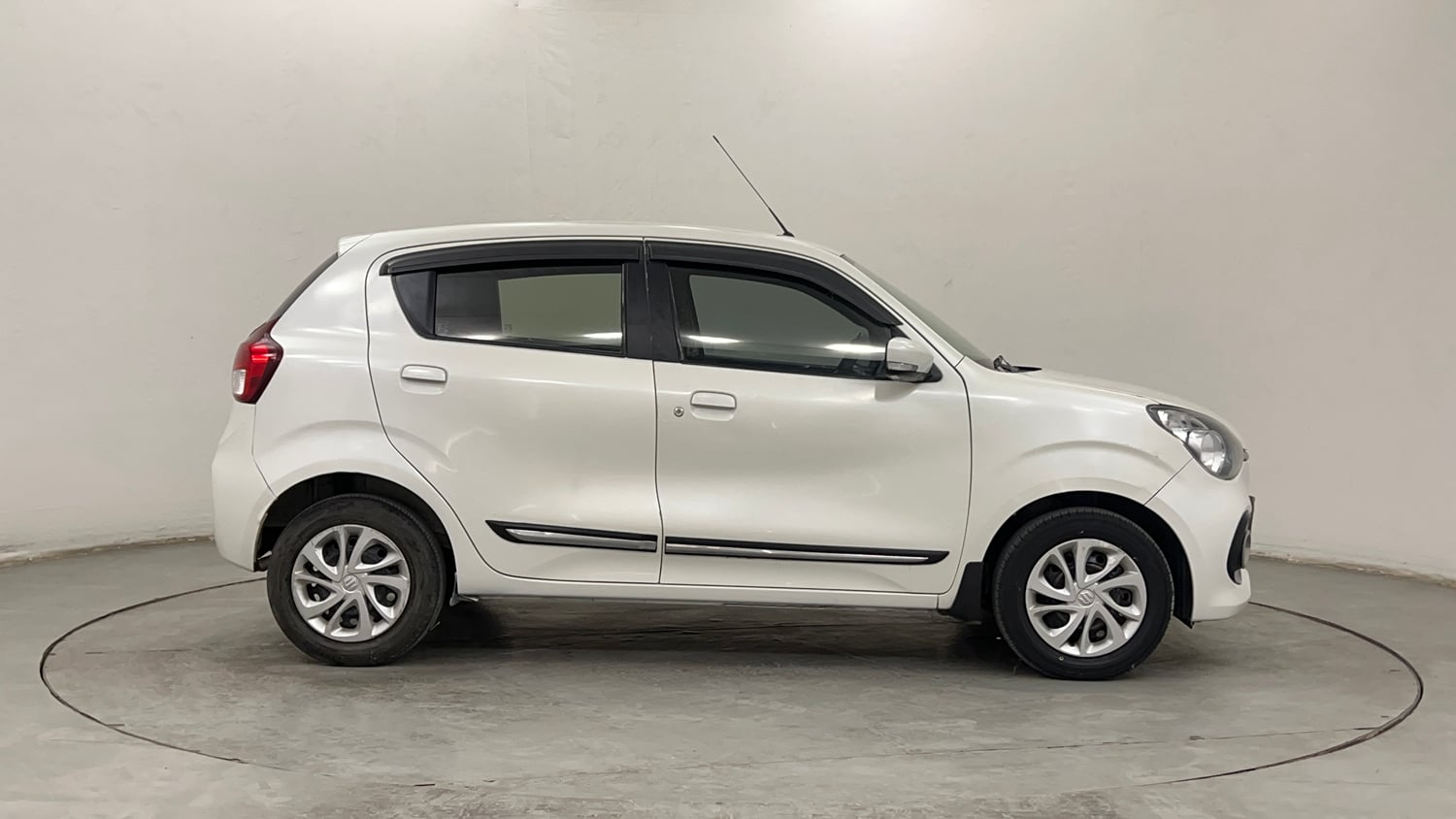 Used 2022 Maruti Suzuki Celerio ZXi AMT Petrol Automatic exterior RIGHT SIDE VIEW