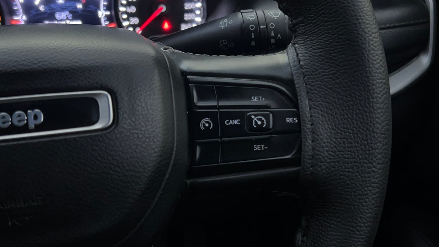 Used 2022 Jeep Compass 5th Anniversary Edition 1.4 Petrol DCT Petrol Automatic top_features Cruise control