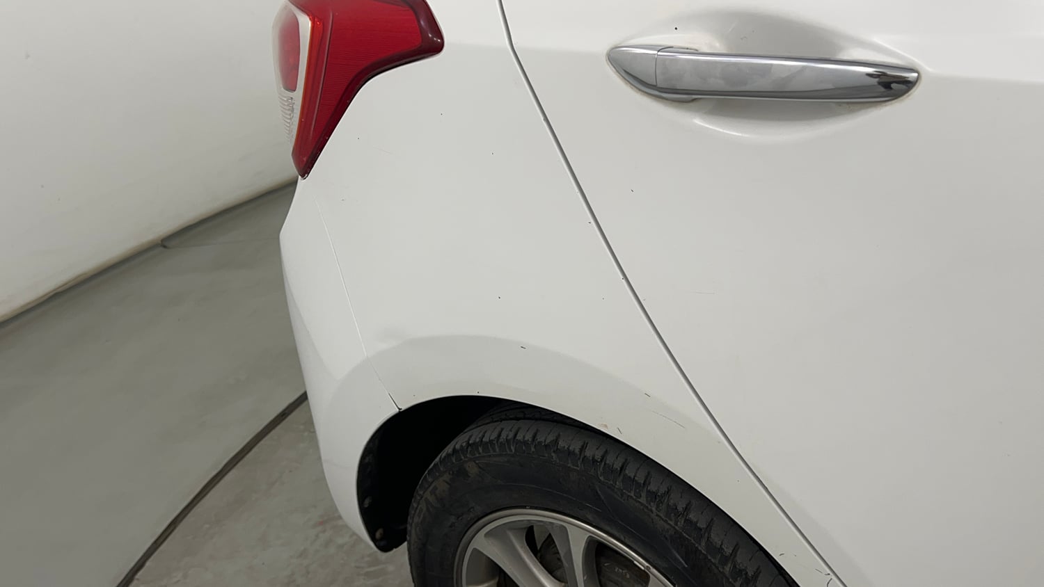 Used 2015 Hyundai Grand i10 Asta 1.2 Kappa VTVT Petrol Manual dents MINOR DENT