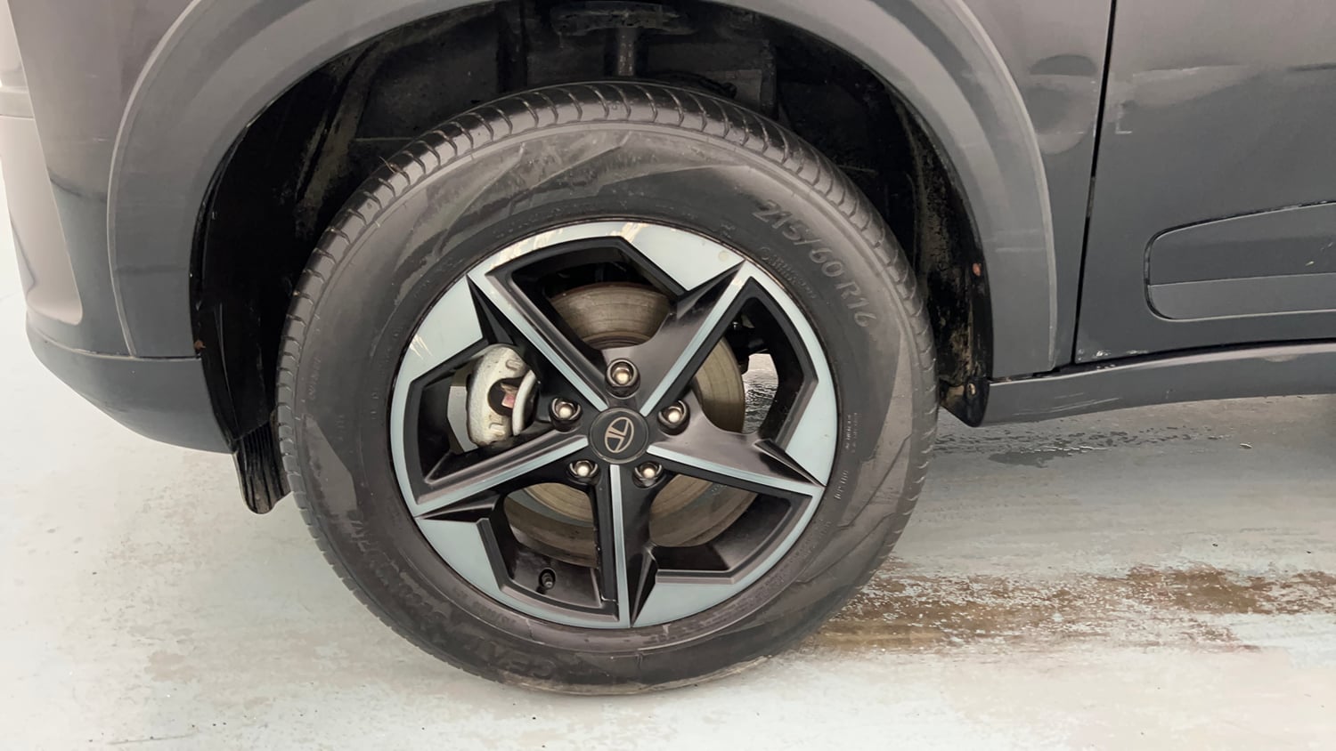 Used 2026 Tata Nexon Fearless + A PS DCA DK 1.2 Petrol Automatic tyres LEFT FRONT TYRE RIM VIEW
