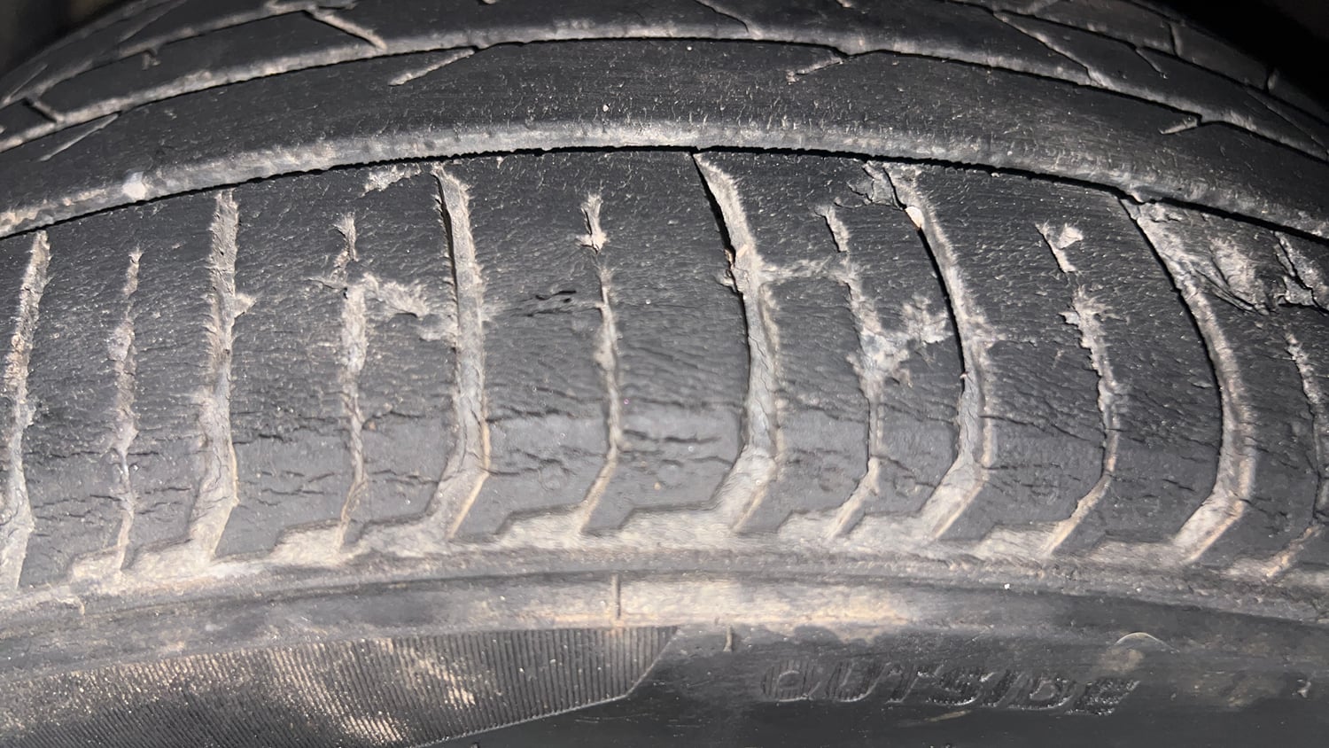 Used 2016 Maruti Suzuki Ciaz ZDi+ SHVS Diesel Manual tyres LEFT FRONT TYRE TREAD VIEW